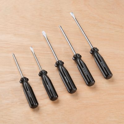 Jeu de 5 tounevis Plat : 1 x 75 mm, 2 x 100 mm et Philips : 6 x 100 mm, 6 x 125 mm, 5 x 75 mm