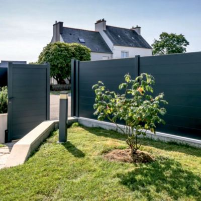 Kit clôture aluminium Gris anthracite - Hauteur 140 cm - Long 8 m - lames pleines - poteaux à sceller