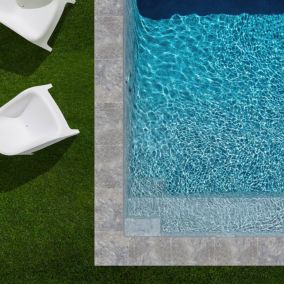 KIT COMPLET - Margelles pour piscine 4x4m en Travertin Gris (inclus colle, joint, hydrofuge ...) - RO'MA Nature