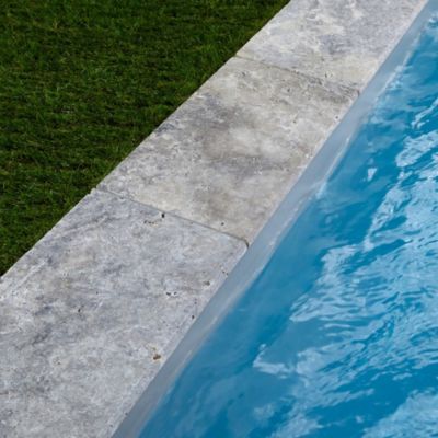KIT COMPLET - Margelles pour piscine 8x4m en Travertin Gris (avec colle, joint, hydrofuge ...)  - RO'MA NATURE