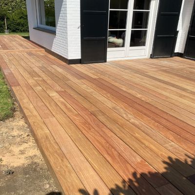 Kit complet terrasse bois exotique CUMARU pour 20 m², Lames 2,75 m, lambourdes 2,75 m, plots réglables et visserie Inox.