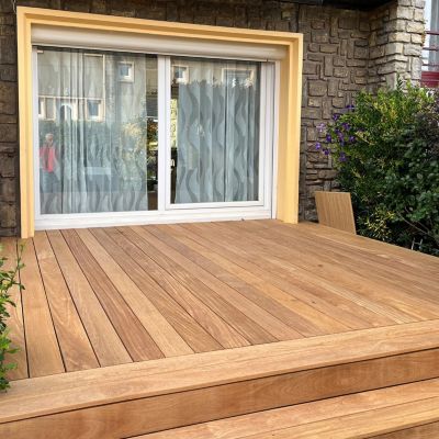 Kit complet terrasse bois exotique CUMARU pour 20 m², Lames 2,75 m, lambourdes 2,75 m, plots réglables et visserie Inox.