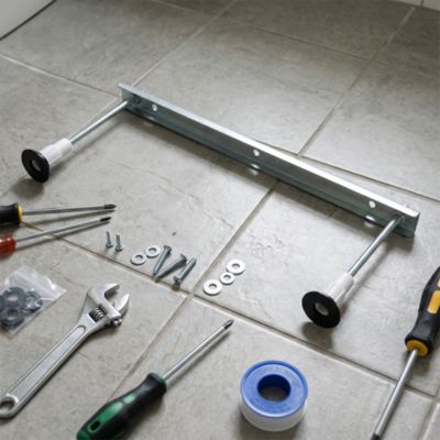 Kit pied universel pour baignoire Cooke & Lewis