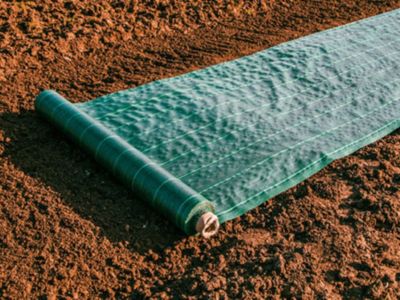 Kit : Toile de paillage 130g/m² verte + agrafes 130g/m² 2.10m x 5m Vert