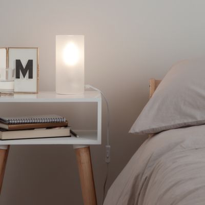 Lampe de table incandescent Singou GoodHome E14 blanc mat