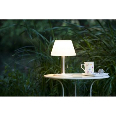 Lampe de table solaire très éclairante- Hauteur 28cm- Diamètre 20cm- 3 types d'éclairage 126 63 ou 3 lumens- Eclairage extérieur