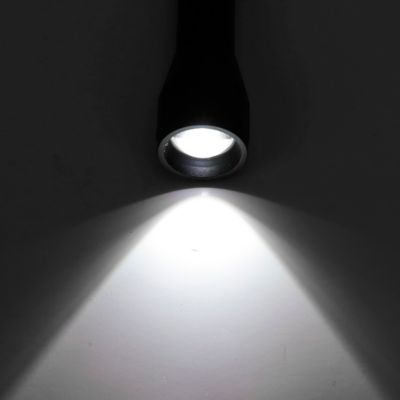 Lampe torche LED 150 lumens Stanley SL‑65425 autonomie 2h fonctionne avec 2 piles AA (LR6)