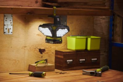 Lampe torche led Ryobi R18L360 3500lm 360W