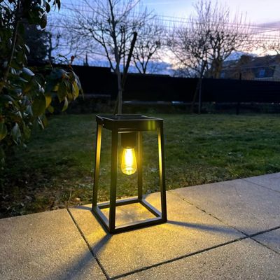 Lanterne solaire USB E27 40/200lm IP44 noir L.18 x l.18 x H.30 cm