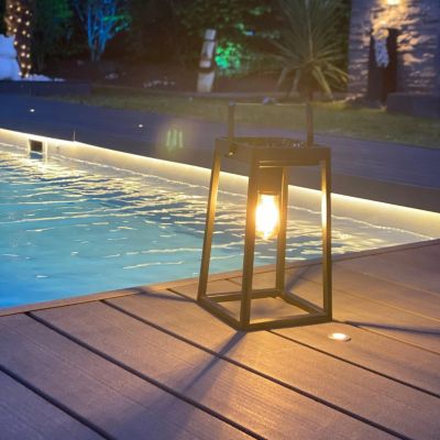 Lanterne solaire USB E27 40/200lm IP44 noir L.18 x l.18 x H.30 cm