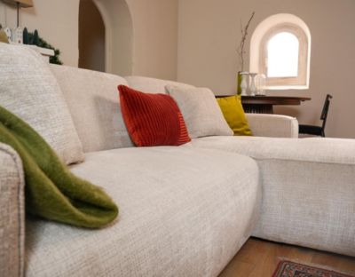 Lison - Canapé d'angle droit 4 places en velours texturé - Lisa Design