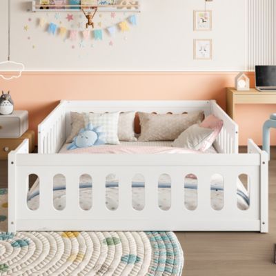 Lit 140x200 cm avec barrieres semi-fermees et cadre en pin massif et MDF, design enfant securise, blanc