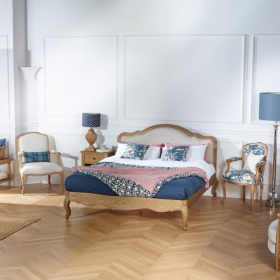 Lit double HENRY  Style romantique en chêne et lin premium 140 x 190
