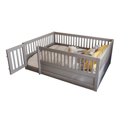 Lit enfant 140x200 cm - Lit en Bois avec Barrière et Porte, Protection Sécurisée MDF et Pin, Gris, Sans Matelas
