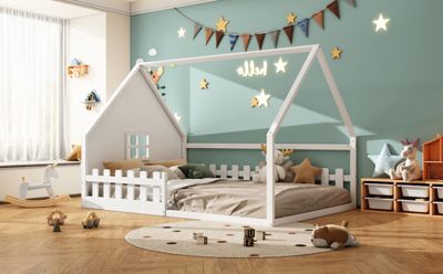 Lit Plat 140x200cm, Forme Maison, Rampe, Pin, Blanc