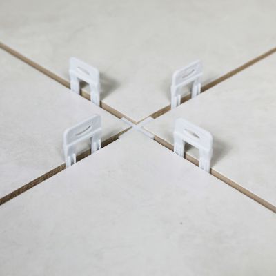 Lot 100 croisillons niveleurs Diall écart 2 mm