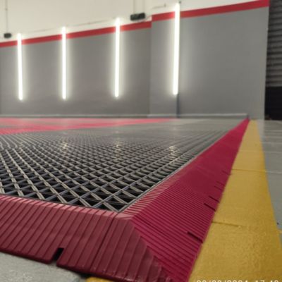 Lot 12 dalles PVC renforcé 33x33x2cm (1,3m²) Rouge - Pour sol de garage ...