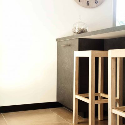 Lot de 10 Plinthes PVC Noire - 99deco - H8 x L100 cm Profondeur 14 mm