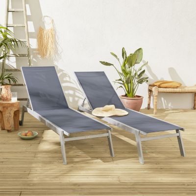 Lot de 2 bains de soleil ELSA en aluminium gris et textilène gris foncé. transats multi positions avec roulettes