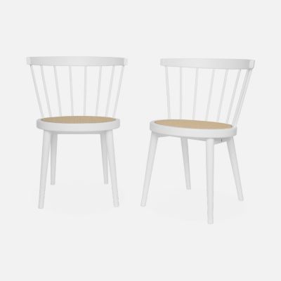 Lot de 2 chaises blanches en bois et cannage. Nora. L 54 x P 54 x H 76.5cm.