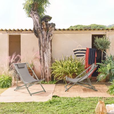 Lot de 2 chaises pliantes MATERA  acier / textilene avec coussin. kaki. 102 x 62 x 81 cm