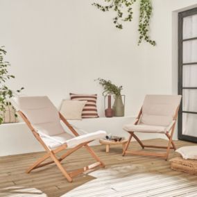Lot de 2 chiliennes beige en bois. pliables. assise rembourrée