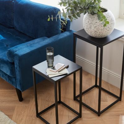 Lot de 2 tables d'appoint gigognes noires - Industrielle - bouts de canapé 34x34x74cm / 30x30x54cm
