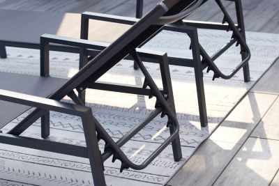 Lot de 2 transats et une table d'appoint gris BARI