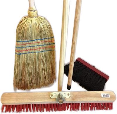 Lot de 3 balais : Balai Paille de Riz, cantonnier 60cm avec Manche et Balai Piassava avec Manche
