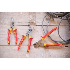 Lot de 3 pinces VDE Stanley acier poignée bi-matière