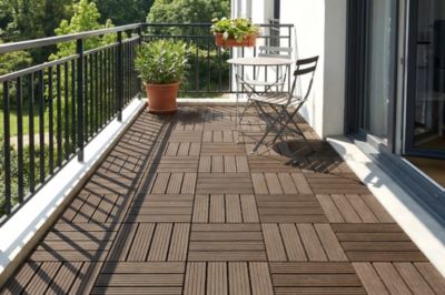 Lot de 30 dalles clipsables terrasse en composite SERRA marron rainuré 30x30cm
