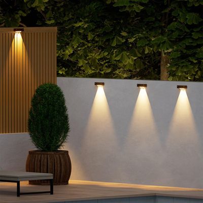 Lot de 4 appliques solaires sans fil, éclairage d'extérieur étanche, spots d'extérieur du crépuscule à l'aube