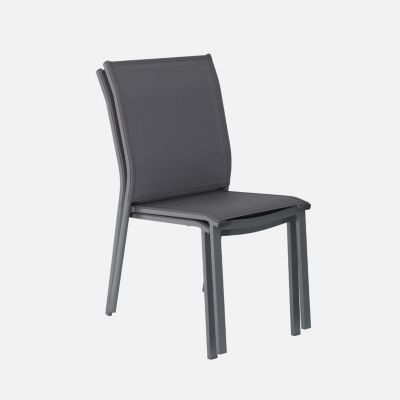 Lot de 4 chaises de jardin Buffalo empilables aluminium et textilene anthracite. 64.5 x 45.5 x 89.5 cm