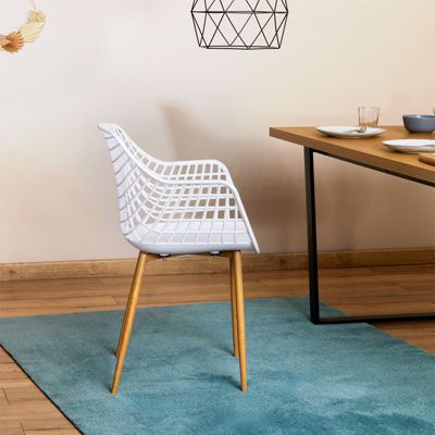 Lot de 4 chaises LUCIA pour salle à mange design retro avec accoudoirs, coque en plastique blanc et pieds en métal décor chêne