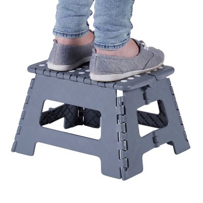 Marchepied 1 marche pliant en plastique gris