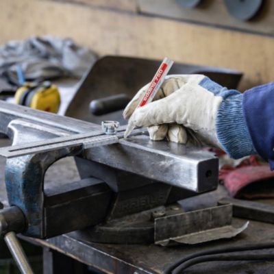 Marqueur peinture couvrante - supports lisses ou foncés Edding e-750