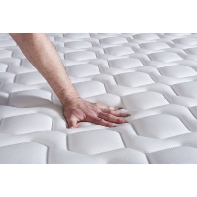Matelas Hybride 22cm d'épaisseur - 5 zones de confort - Confort ferme - Sommier tapissier en kit - Avec couette et oreillers