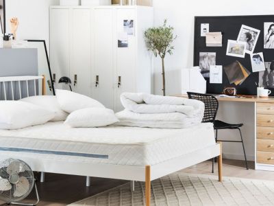 Matelas à ressorts ensachés en mousse à mémoire de forme GLORY Ferme 140 x 200 cm