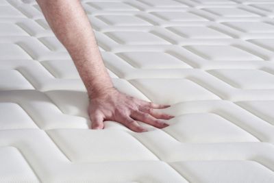 Matelas  Ressorts ensachés et mémoire de forme - Confort : Mi-ferme