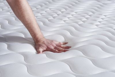 Matelas  Ressorts ensachés et mémoire de forme - Confort : Très ferme