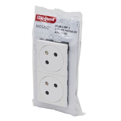Mécanisme prise 2 pôles + terre Legrand Mosaïc blanc, 2 prises