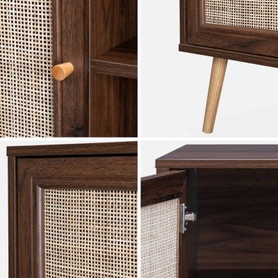 Meuble TV en cannage 120x39x56.5cm -  Bohème - couleur bois foncé. 2 niveaux. 2 étagères. 2 portes. pieds scandinaves