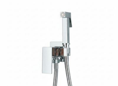 Mitigeur Chrome Encastré pour WC - Douchette Ergonomique, Résistante à la Corrosion, Installation Murale Discrète en Laiton.