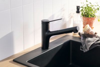 Mitigeur de cuisine avec douchette noir mat Hansgrohe Zesis M33 H. 219mm