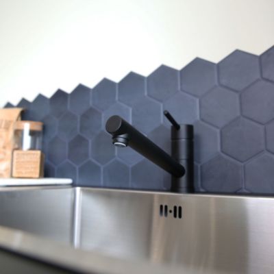 Mitigeur de cuisine noir Essebagno Tubic