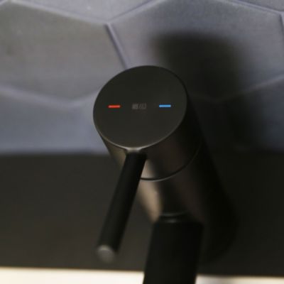 Mitigeur de cuisine noir Essebagno Tubic