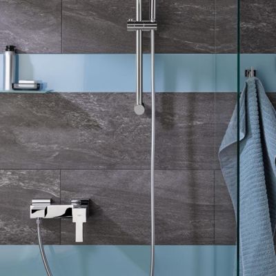 Mitigeur de douche mécanique  GROHE Sail Cube chromé + chiffonnette