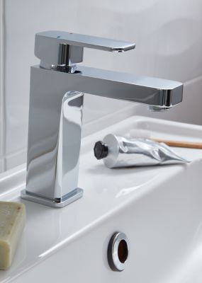 Mitigeur de lavabo chromé GoodHome Pazar