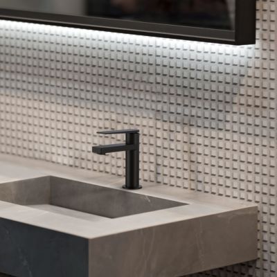 Mitigeur lavabo bas noir intégral mat Essebagno Allure