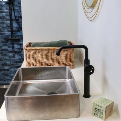 Mitigeur lavabo haut noir Essebagno Indus